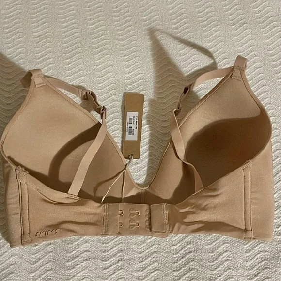 SKIMS- Wireless Form New & Improved T-Shirt Demi Bra - Picture 2 of 14
